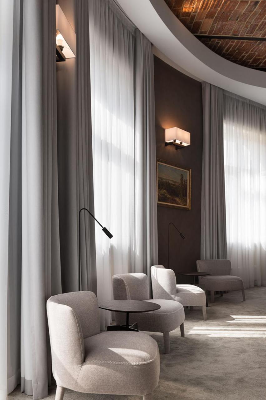 Presidential Suite,742938658:JPEG